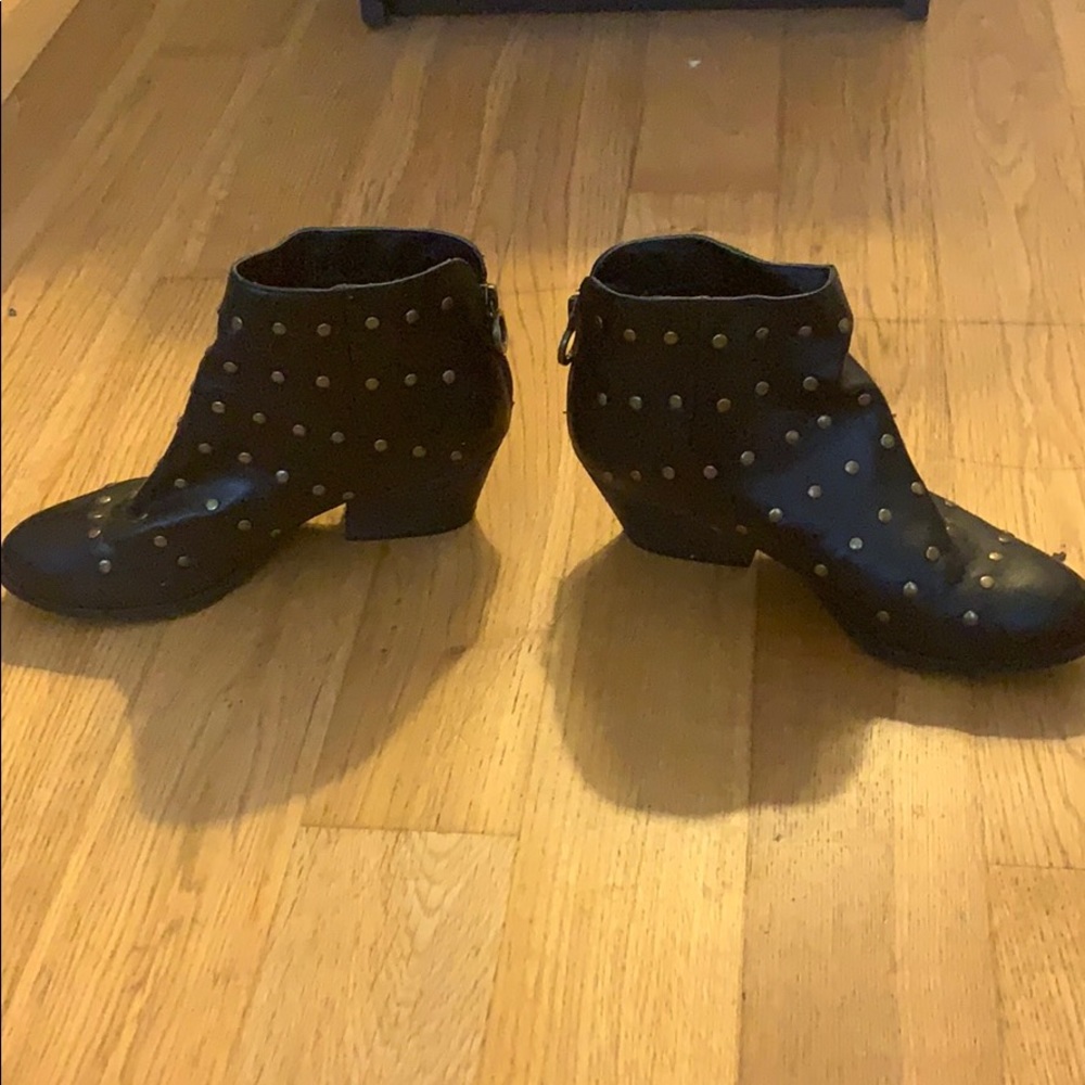Black bootie